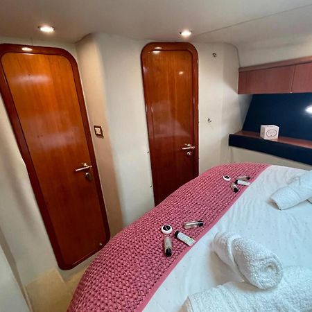 Boat Accommodation Ltd Torquay Exteriör bild