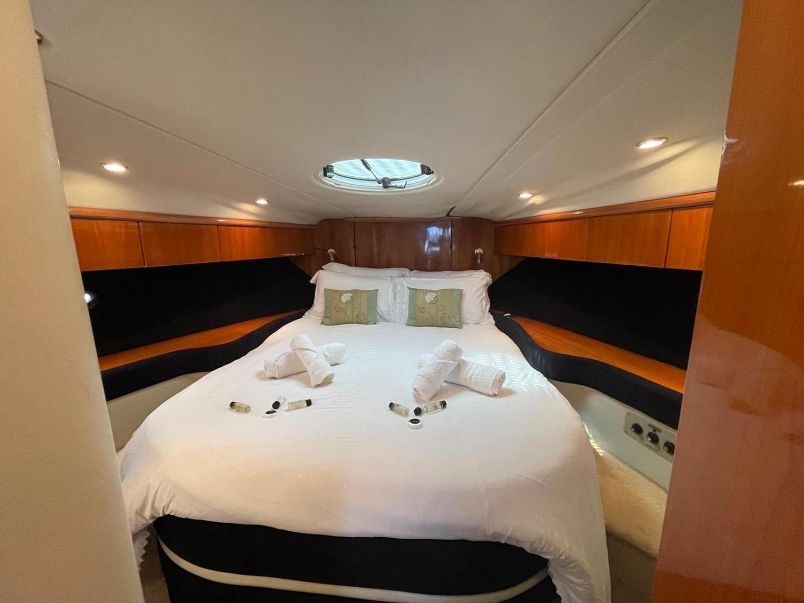 Boat Accommodation Ltd Torquay Exteriör bild